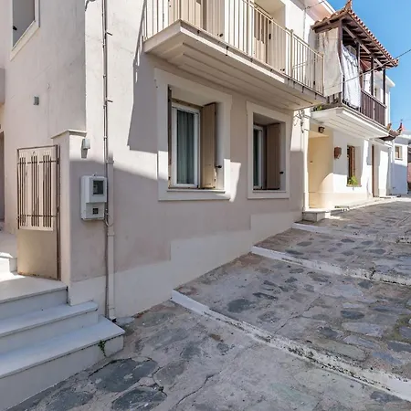 Syraino * Skopelos Town